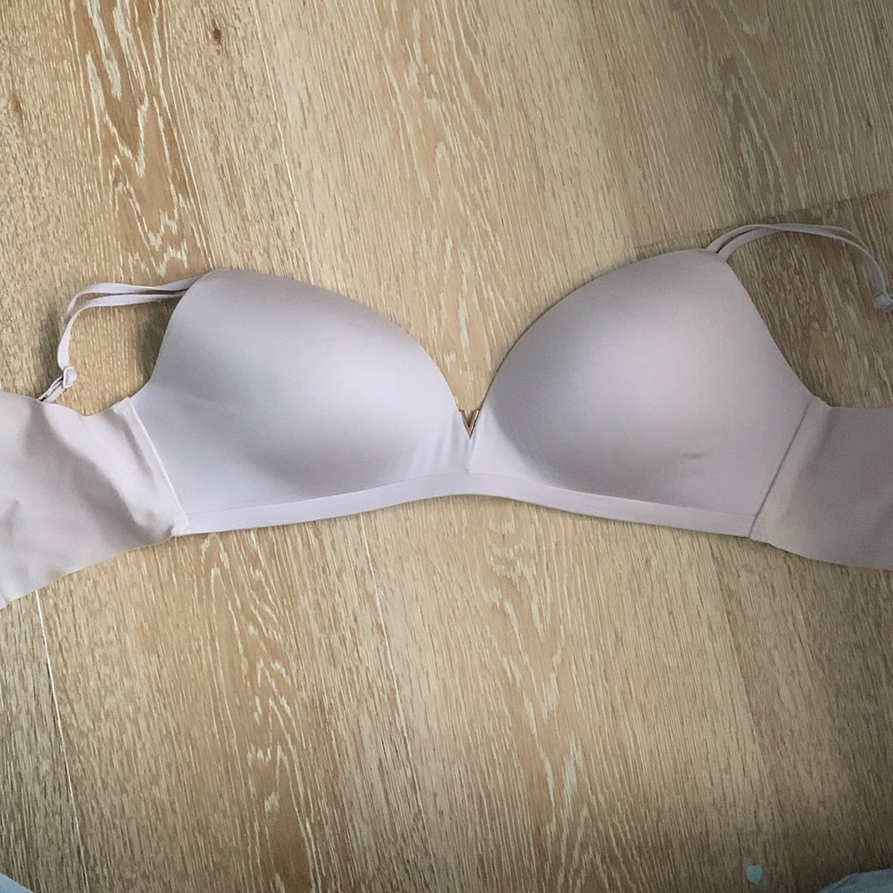 Wireless light purple bra